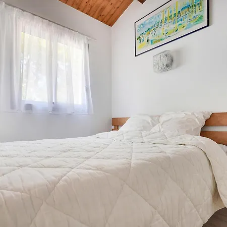Amazing Home In La Faute-Sur-Mer Ferienhaus La Faute-sur-Mer